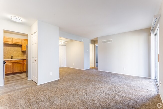 Building Photo - Mapleridge