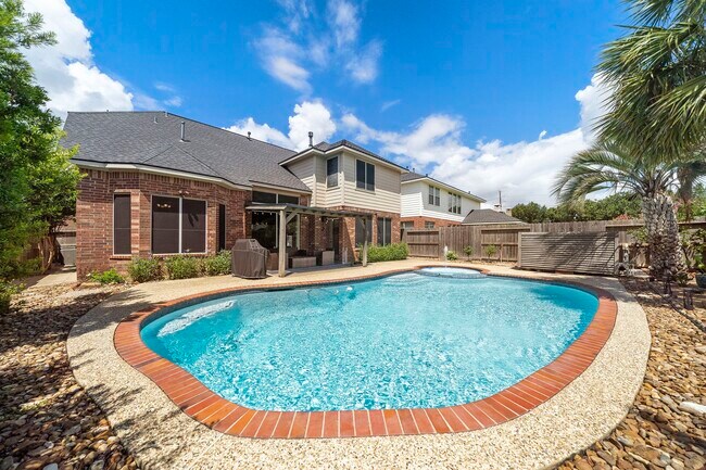 Building Photo - 22634 Cascade Springs Dr