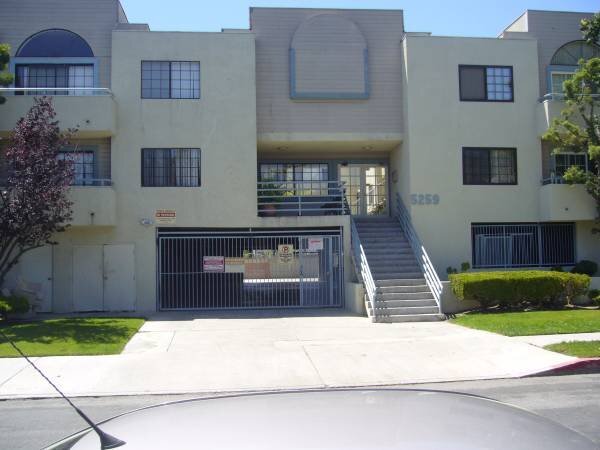 Foto del edificio - 5259 Cartwright Ave