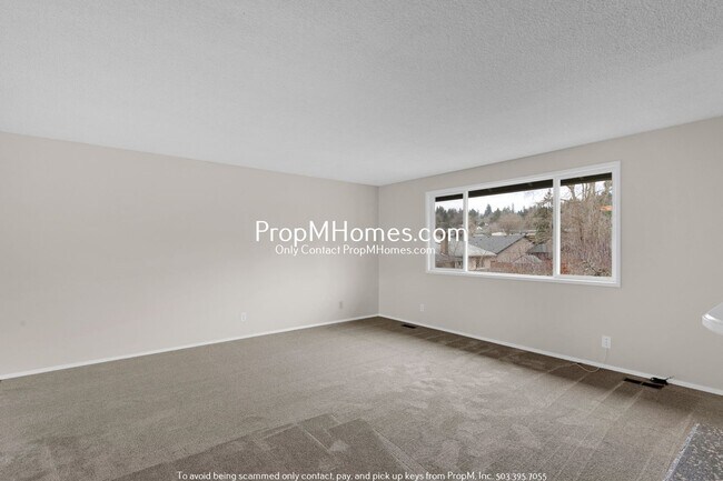 Foto del edificio - Updated Four Bedroom Home w/ Huge Yard!