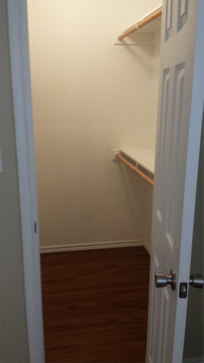 Building Photo - 308 Cooper St