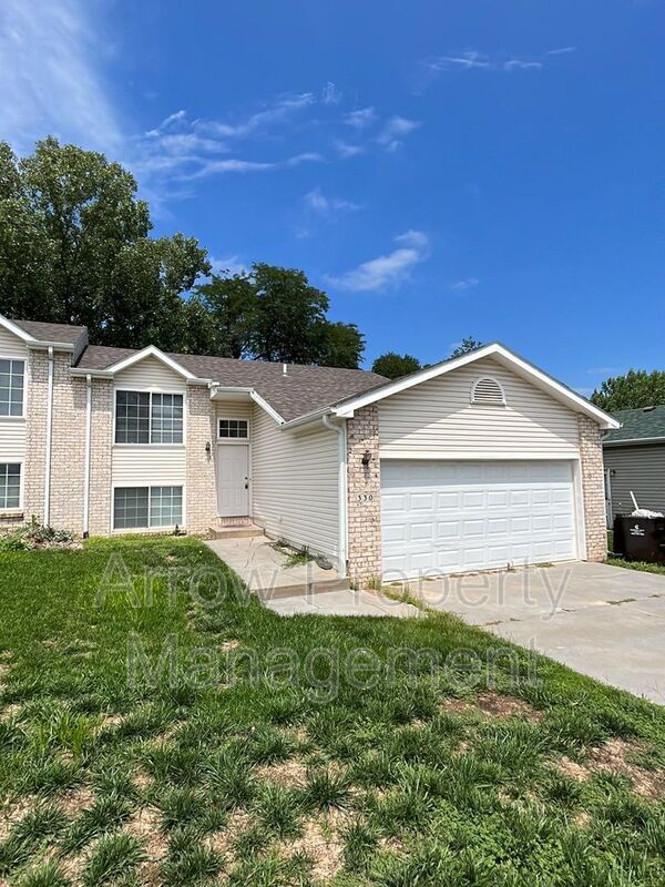 Primary Photo - 330 W Irving St