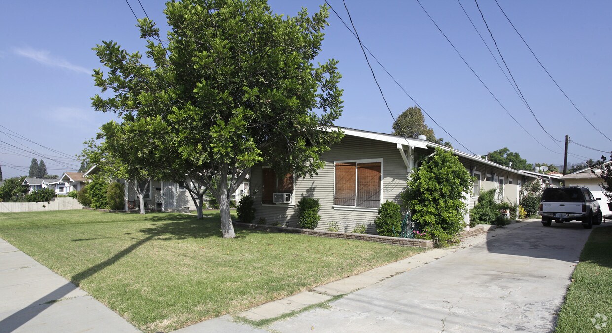 Primary Photo - 119-123 W Francis Ave