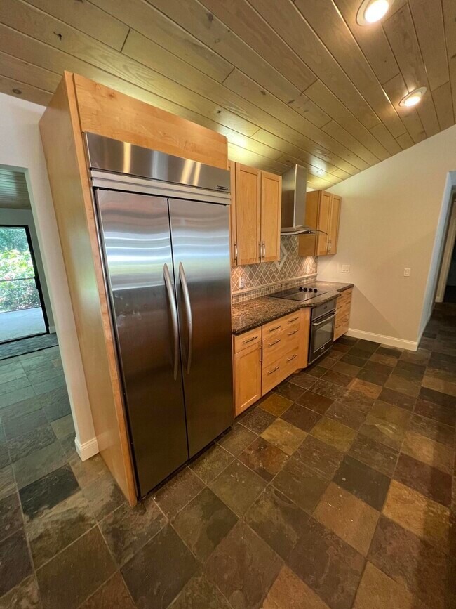 Building Photo - 16700 96th Terrace N