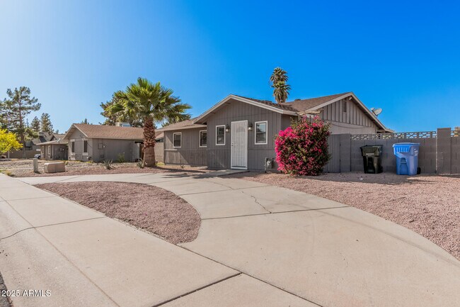 Foto del edificio - 14009 N 49th Ave