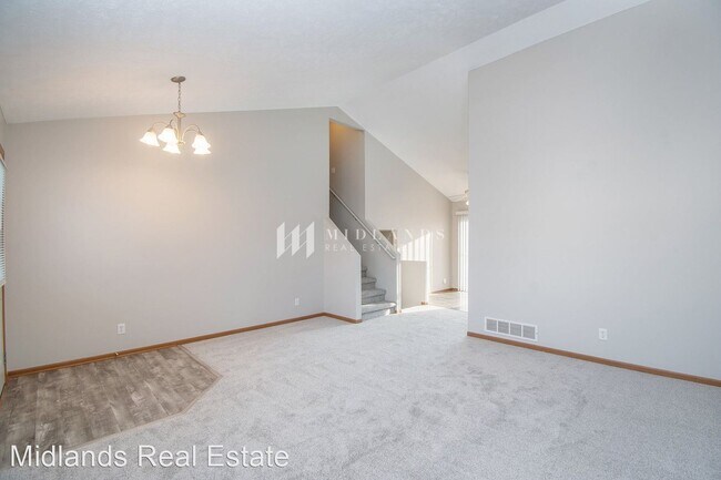 Building Photo - 3 br, 2 bath House - 6215 N 128th St