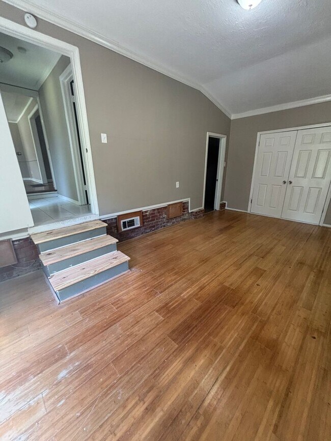 Foto del edificio - 3/2 in 39211 Back on the Market!  Availabl...