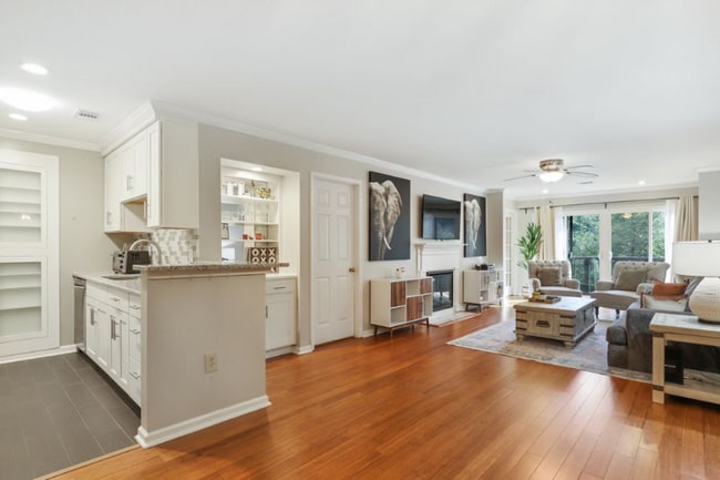 Building Photo - 4216 Pine Heights Dr NE