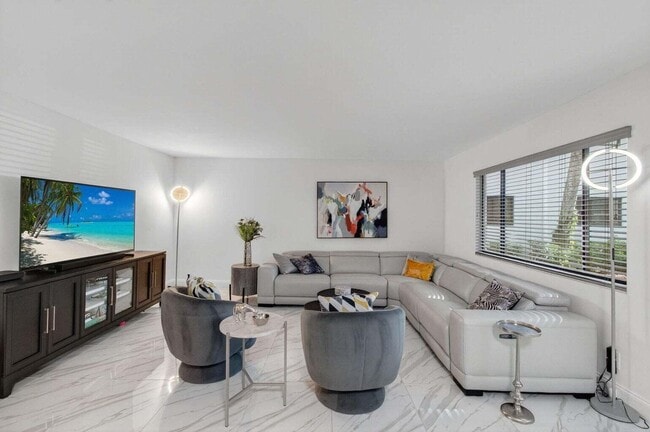 Building Photo - 15108 Ashland Dr