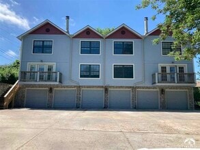 Building Photo - 2901 University Dr