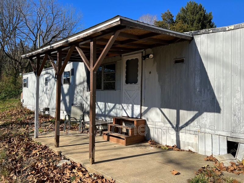 465 Royal Manor Rd, Williams Township, PA 18042 House Rental in