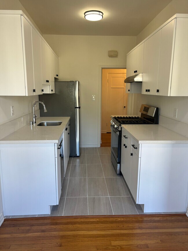 Cocina remodelada - 330 S Cochran Ave