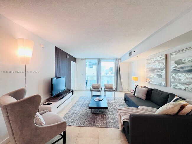Building Photo - 1200 Brickell Bay Dr