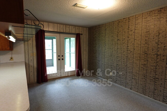Building Photo - 4850 Dogwood Dr