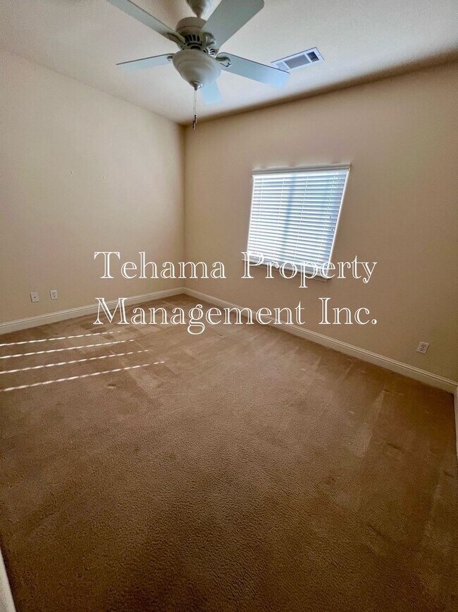 Foto del edificio - Beautiful 3 bedroom 2 bath home in Red Bluff