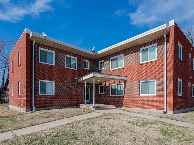 Building Photo - Lincoln Street Apartments