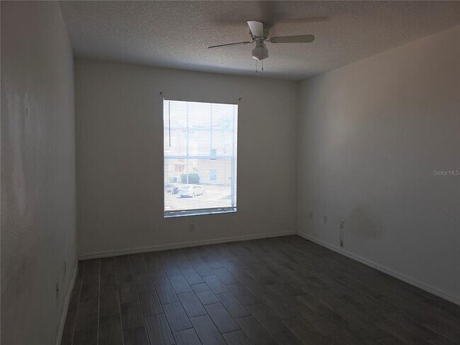 Foto del edificio - 5554 Metrowest Blvd