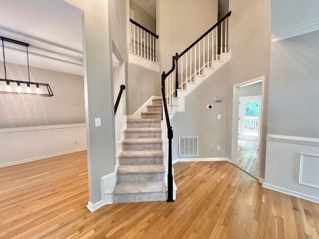 Building Photo - Gorgeous 4BD, 2.5BA Raleigh Home on a Cul-...