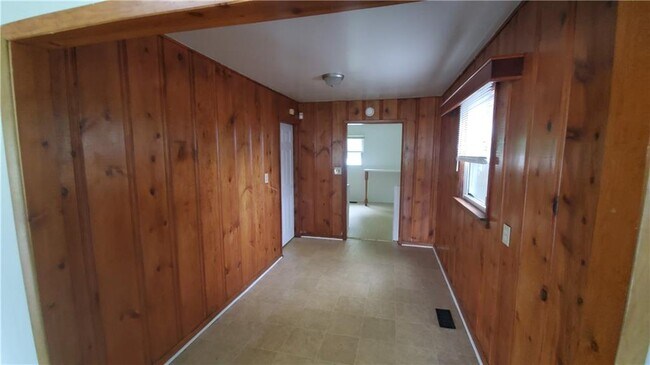 Building Photo - 1221 N Goodlet Ave