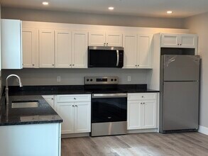 Building Photo - 251 Sladen St