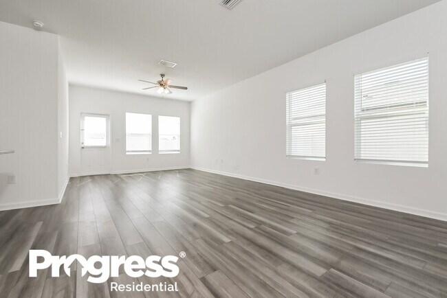 Building Photo - 725 Ribbon Grass Lp
