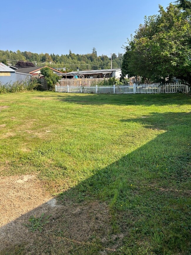 Building Photo - 18724 Fishermans Loop