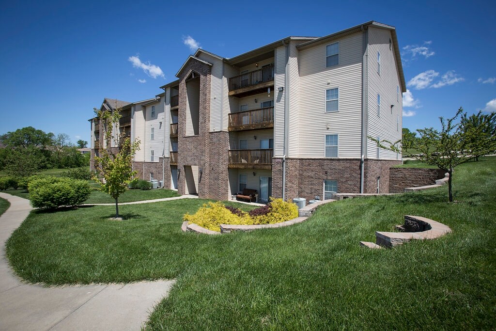 Town and Country Apartments Ozark, MO