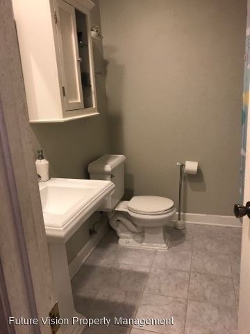 Building Photo - 2 br, 1 bath House - 209 Manor Dr - Unit D