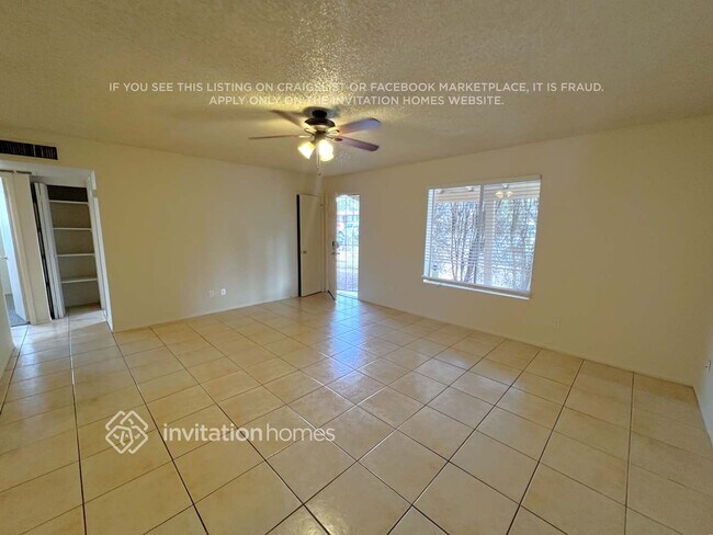 Building Photo - 1904 S Apache Dr