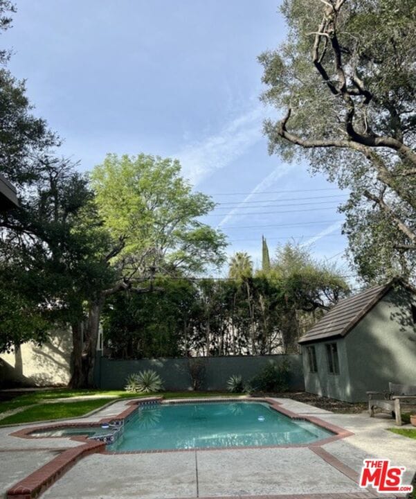 Building Photo - 1609 Capistrano Ave