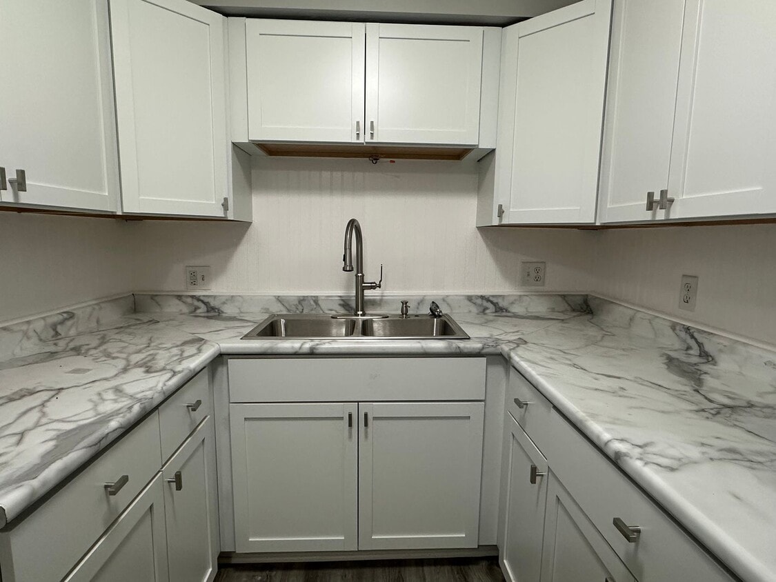 Foto principal - 761 Englewood Ave