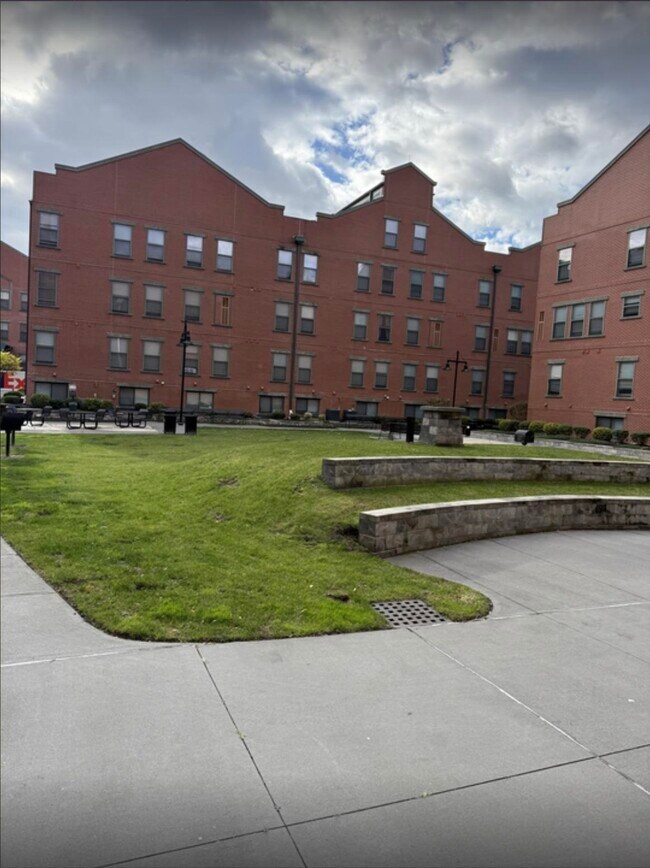 Building Photo - 160 Lafayette St