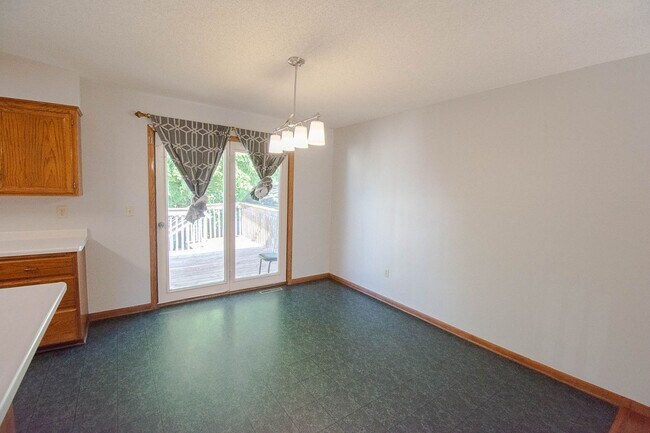 Foto del edificio - 5009 24th Ave NW