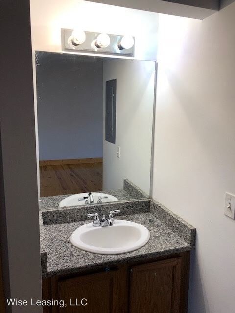 Foto del edificio - 424 W McDaniel St