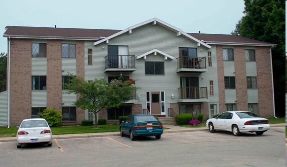 Lake Pines - Lake Pines Apartments