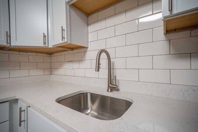 Foto del edificio - 1236 Indianola Ave