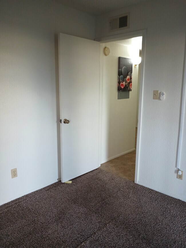 Photo - 5757 W Eugie Ave Apartment