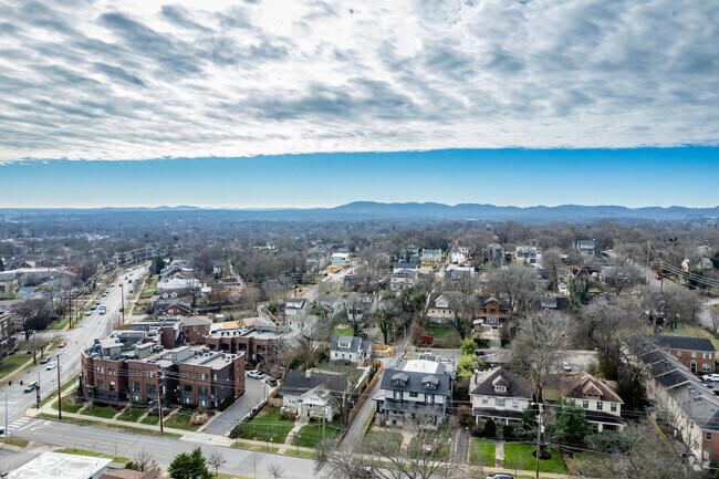 Foto aérea - 1707 Blair Blvd