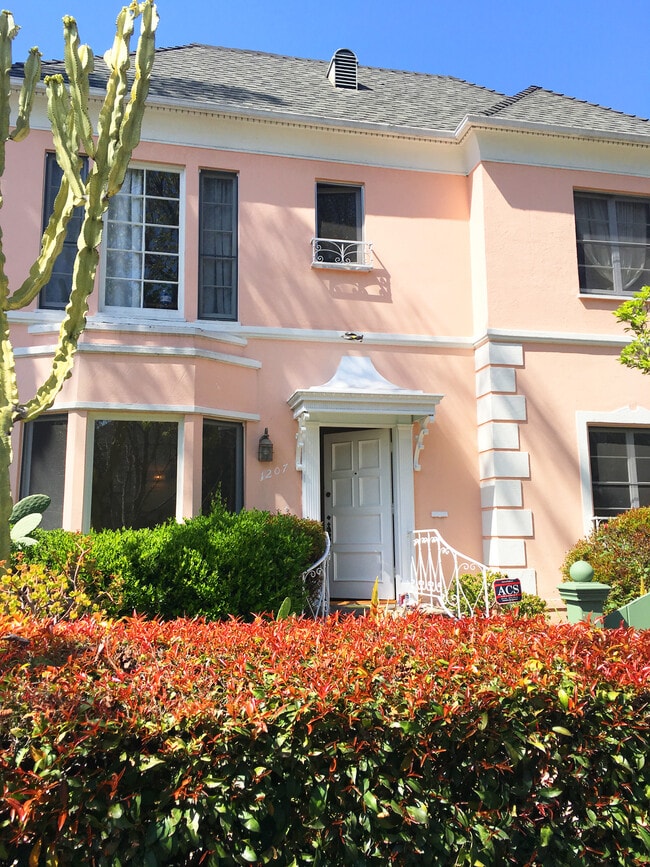 View of Entrance to 1207 Apartment Unit. - 1207 S Alfred St