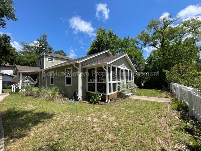 Building Photo - 2318 N 17th Ave