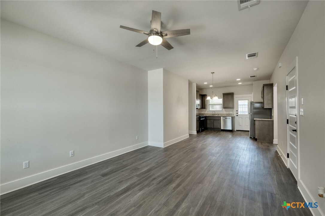 Foto del edificio - 1300 Black Locust Drive West