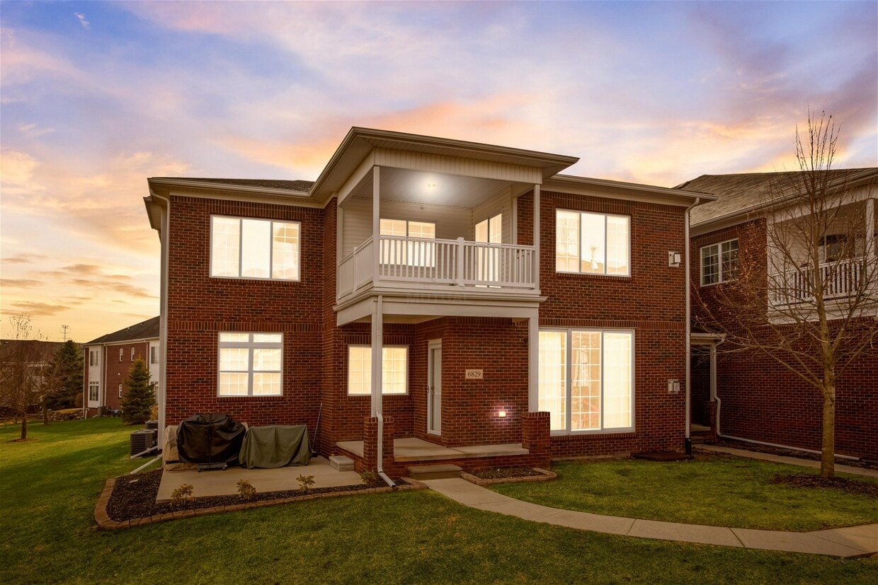 Primary Photo - 6825 Boulder Pointe Drive, Washington, MI ...
