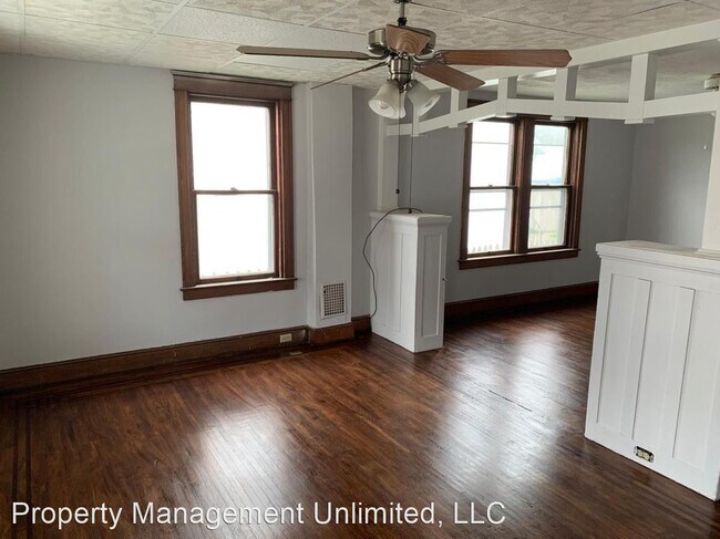 Building Photo - 3 br, 1 bath House - 360 W Jackson St