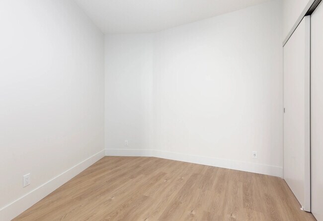 3BT1-NW - Tertiary Bedroom - UXBorough Living