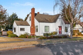 Building Photo - 228 Cherry St