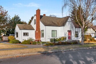 Building Photo - 228 Cherry St