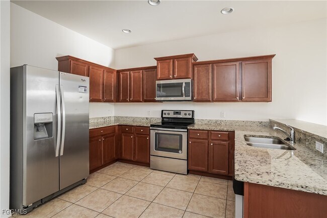Foto del edificio - 2141 SW 3rd Pl