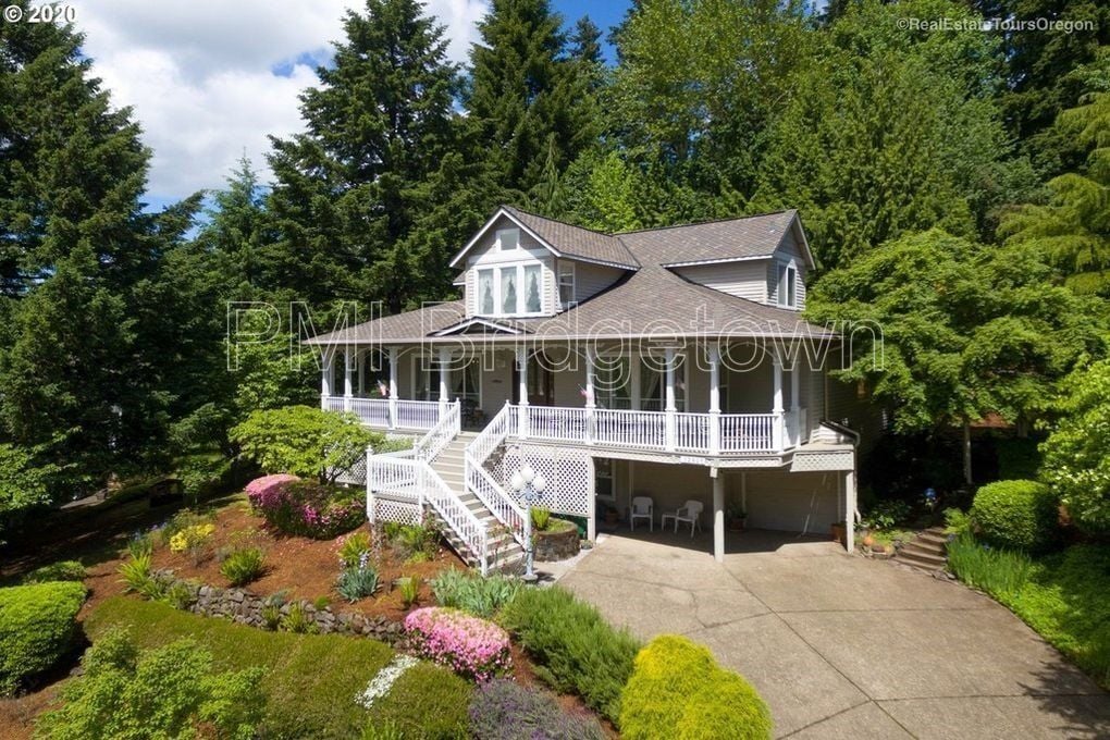 Primary Photo - 12805 SE Spring Mountain Dr