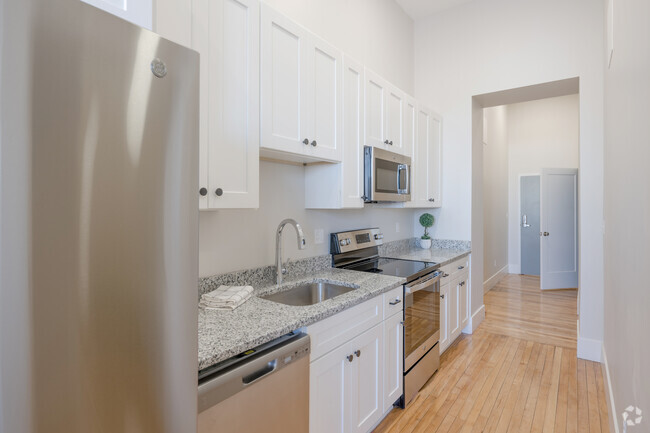 2 BR, 1 BA - 850 SF - Lafayette Lofts