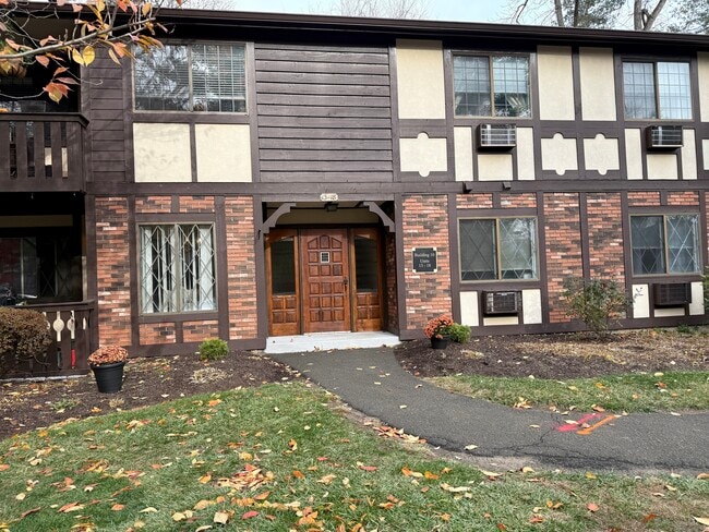 Foto del edificio - 17 Rollingwood Dr